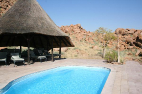  Namib Naukluft Lodge  Солитаир